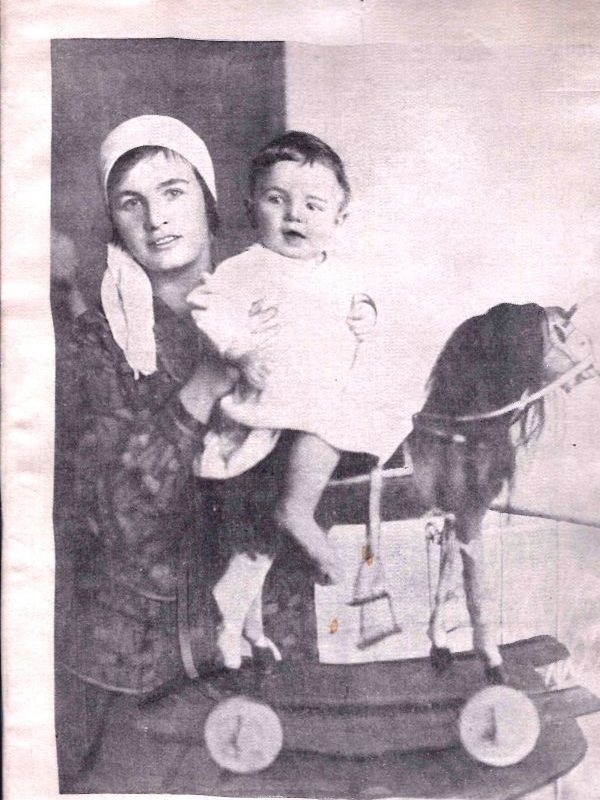 Фотография (на шёлке) «Юный кавалерист». СССР, 1920-е - 1930-е годы.