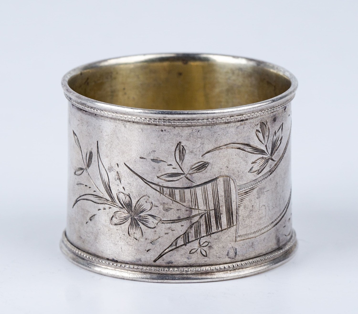 Салфеточное кольцо с растительным декором. Россия, 1899-1908 гг.