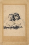 30 фотографий (формата «визитки», кабинетные и большего формата). Россия, конец XIX - начало XX века.