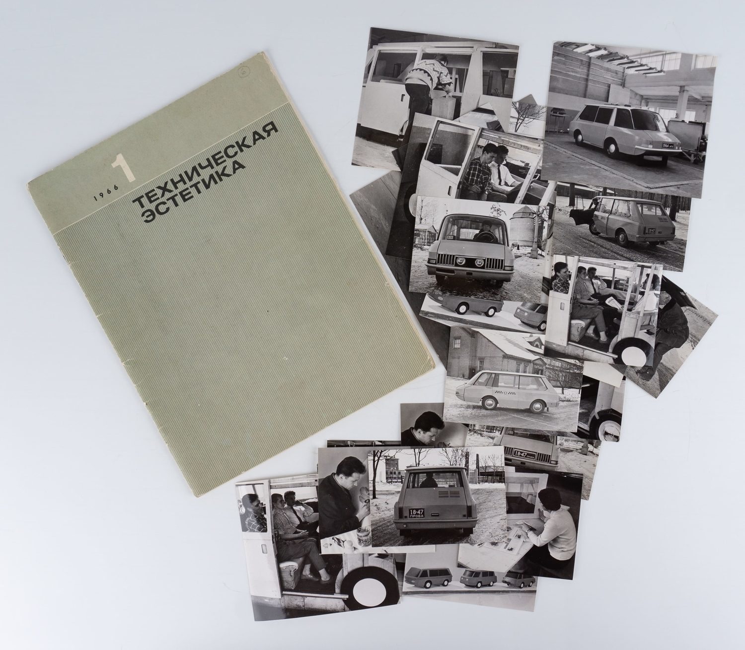 25 фотографий разработки и опытного образца такси ВНИИТЭ. 1960-е годы. Журнал «Техническая эстетика» (1966. №1) со статьёй о такси ВНИИТЭ.