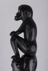 Трость с гербом Великобритании и набалдашником в форме фигурки сидящей обезьянки. Африка, конец XIX века.