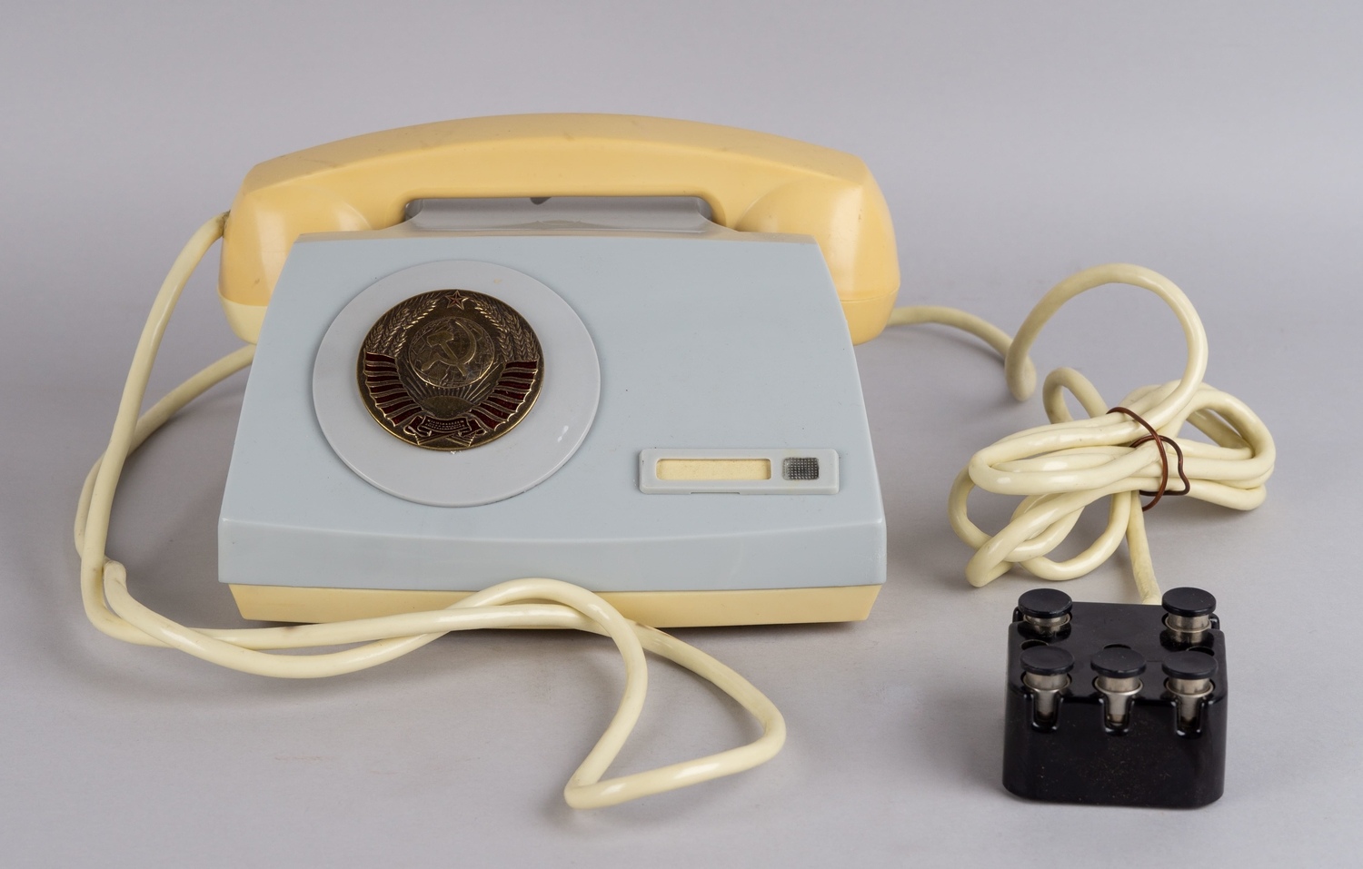 Аппарат телефонный П-170 с паспортом и руководством по ремонту в коробке.<br>СССР, 1970-е гг.