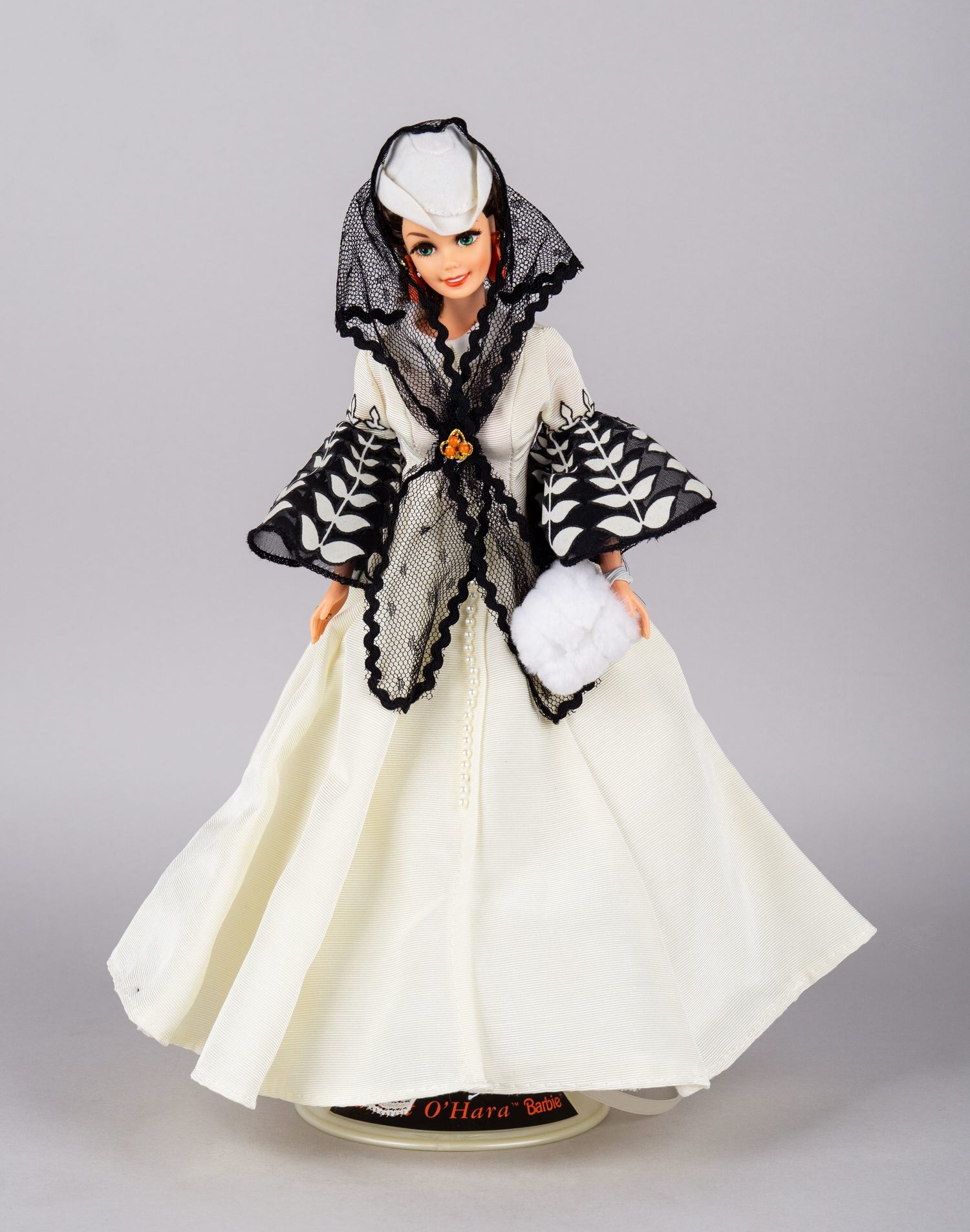 Кукла Barbie «Скарлетт О'Хара в белом платье», серия Hollywood Legends Collection. США, Mattel, 1994 г.