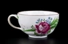 Чашка с изображением розы и незабудок. Германия, мануфактура Meissen, конец XVIII - начало XIX века.
