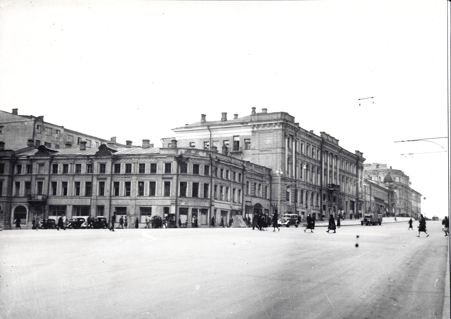 Фотография «Москва. Угол улицы Горького и улицы Огарёва». Снимок 1930-х годов.