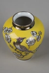 Ваза-клуазоне в китайском стиле «Птица на ветке вишни».<br>Германия, фирма Silberporzellanmanufaktur Plüderhausen Manfred Veyhl, 1945-1950-е годы.