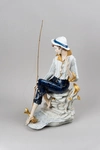 Скульптура «Юный рыбак и золотой улов».<br>Италия, мануфактура Capodimonte, скульптор Edoardo Tasca, вторая половина ХХ века.