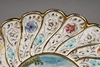 Тарелка в виде цветка с идиллическим итальянским пейзажем.<br>Италия, Сан-Марино, мануфактура Capodimonte, художник Vangucci, ХХ век.