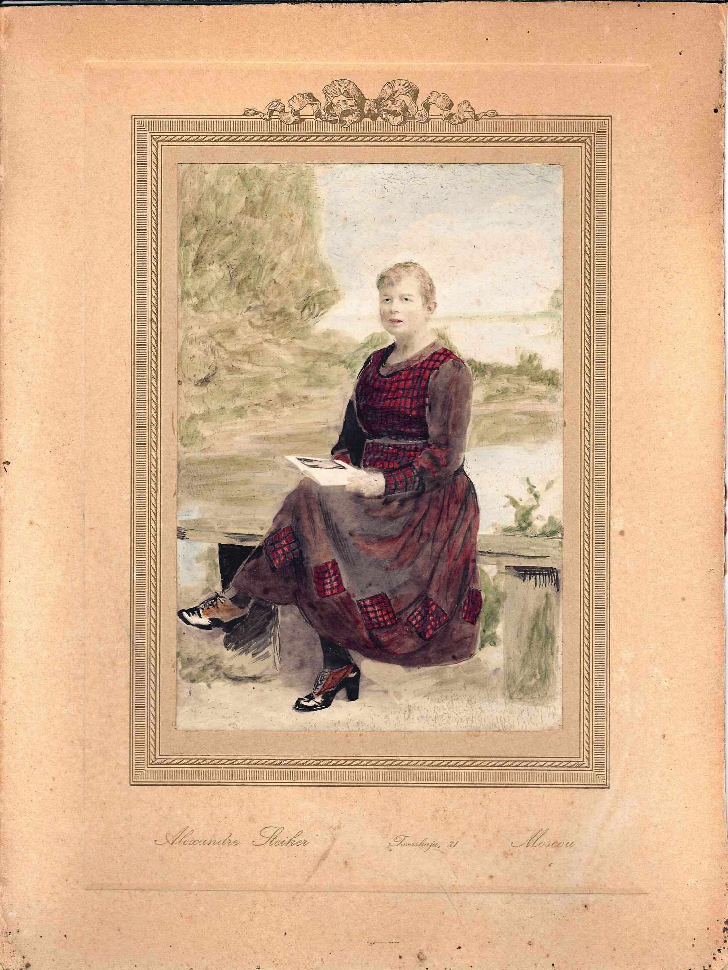 Стейкер А.Ф. Фотография «Портрет девушки с книгой». Конец XIX века.