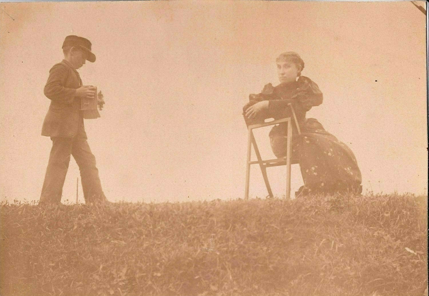 Фотография «Первый опыт фотографа-любителя». Начало XX века.