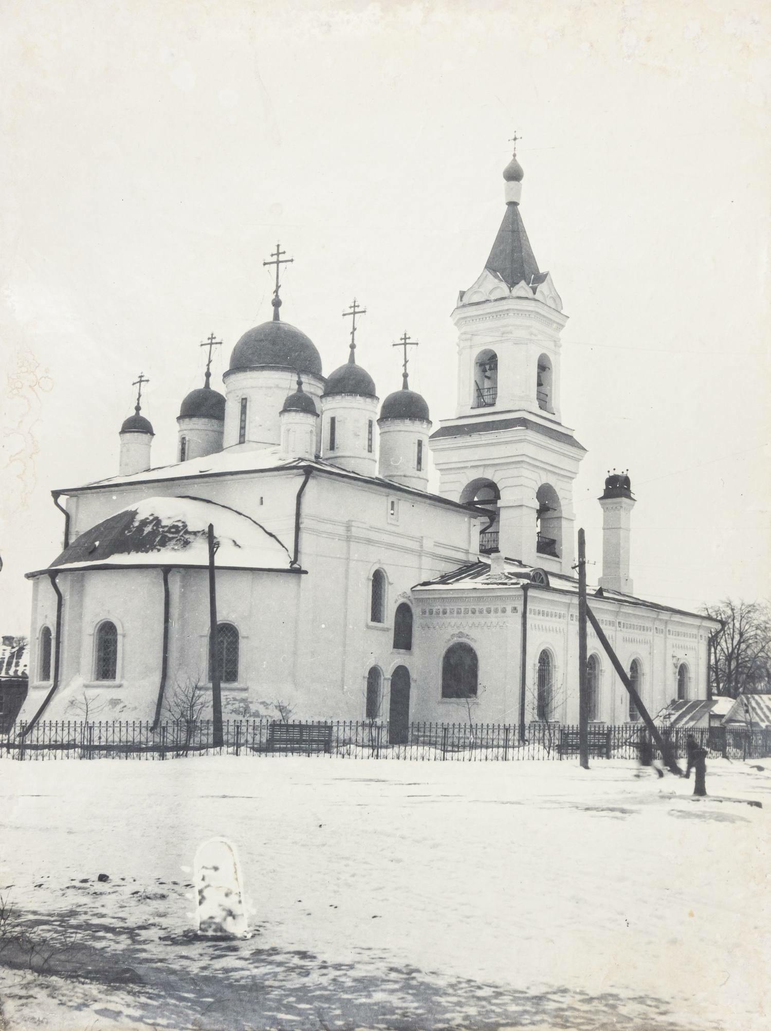 Крупноформатная фотография «Калинин. Церковь Троицы Живоначальной». Конец 1940-х - начало 1950-х годов.