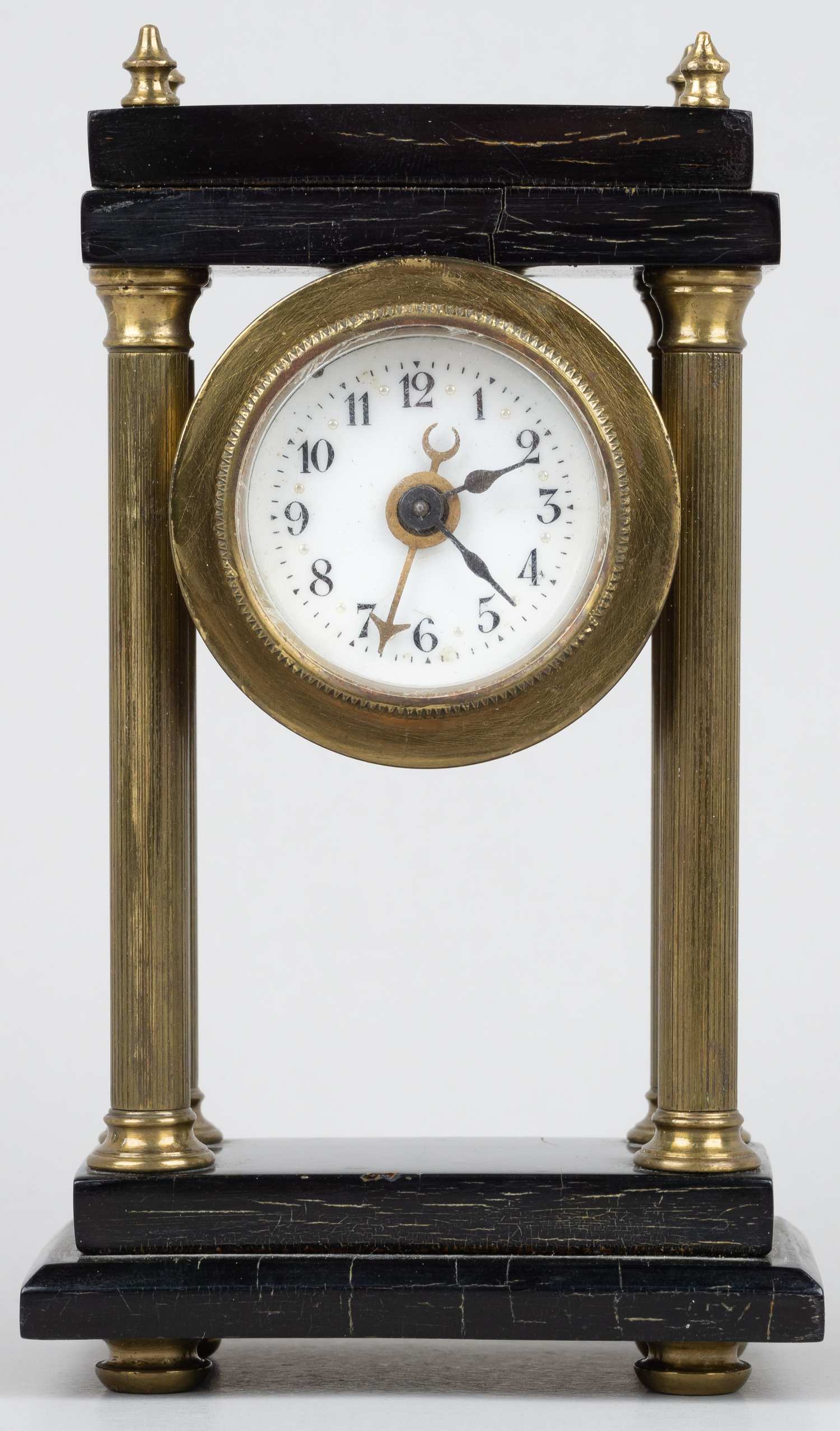 Часы каретные в виде античного портика.<br>Франция, первая треть ХХ века.