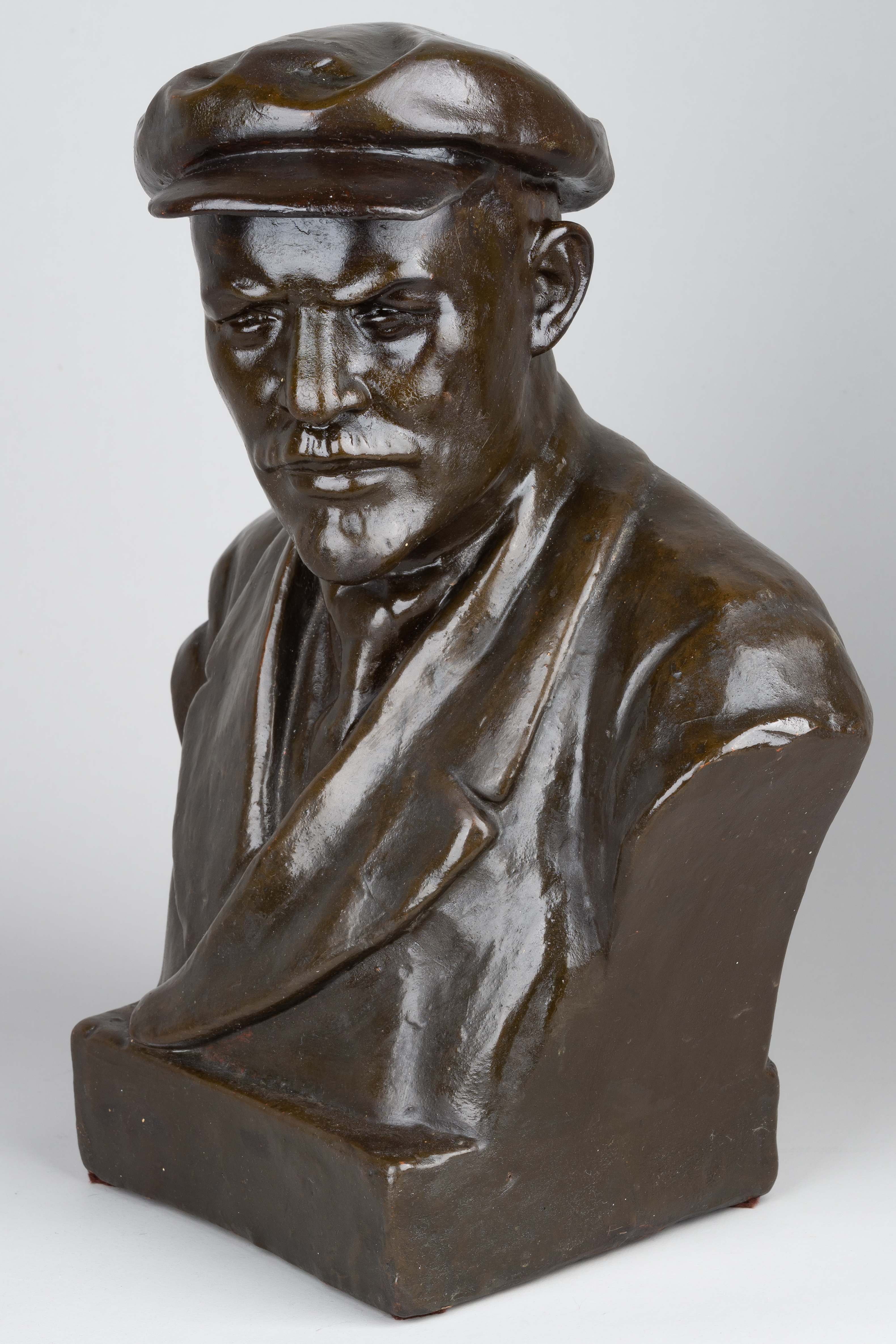 Бюст В.И. Ленина.<br>СССР, Монументскульптура, скульптор Л. Волконский, 1937-38-е годы.
