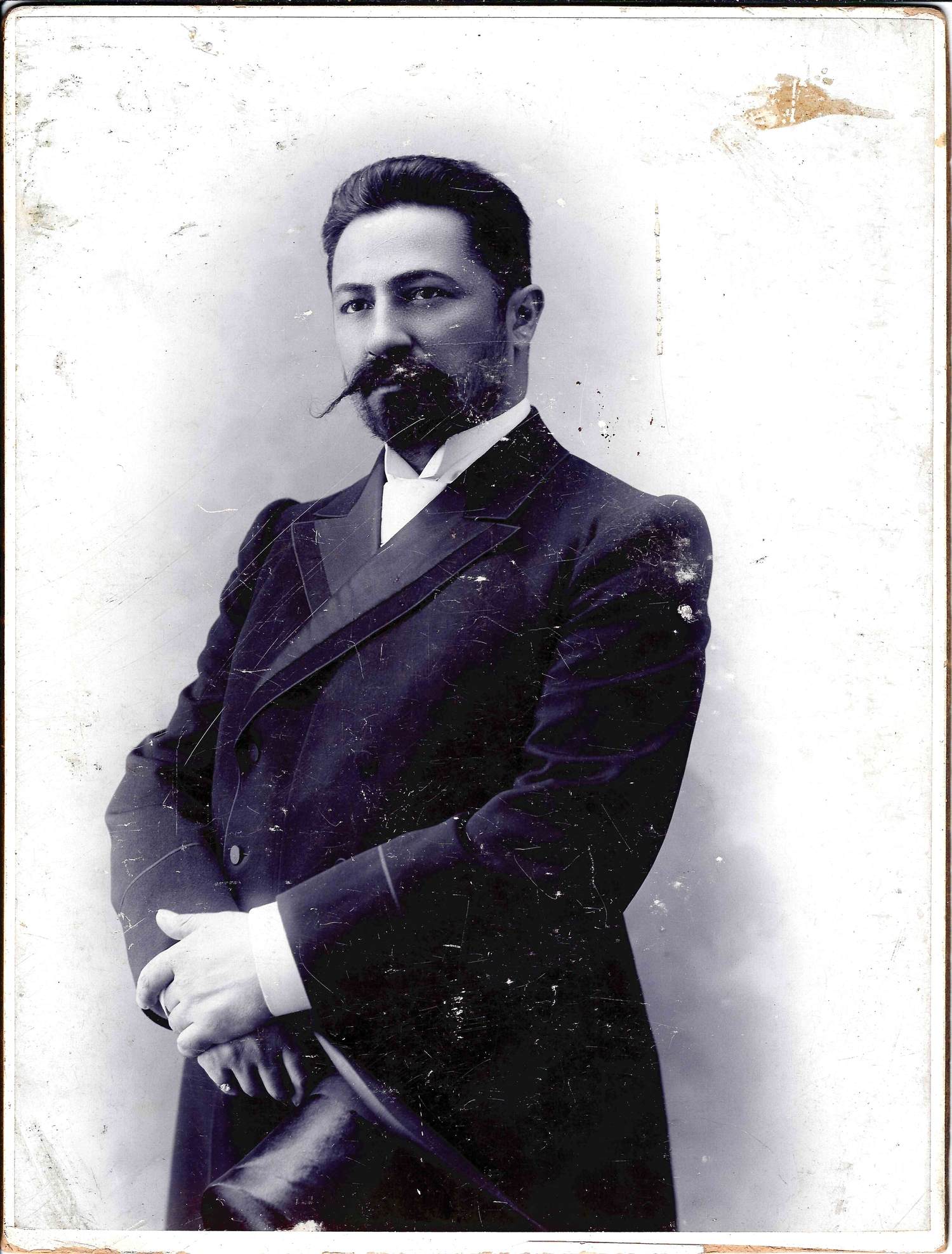 Фотография скрипача О.А. Чабана. Дарственная надпись М.С. Высотской на обороте. 1904.
