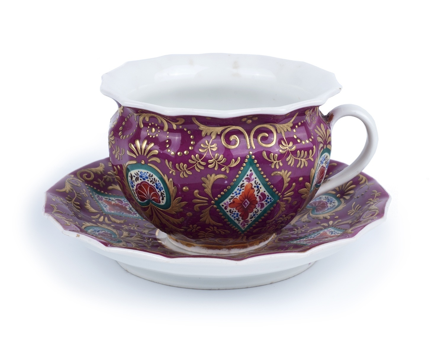 Большая чайная пара с цветочными композициями и рельефным золоченым декором. Сафронов.
