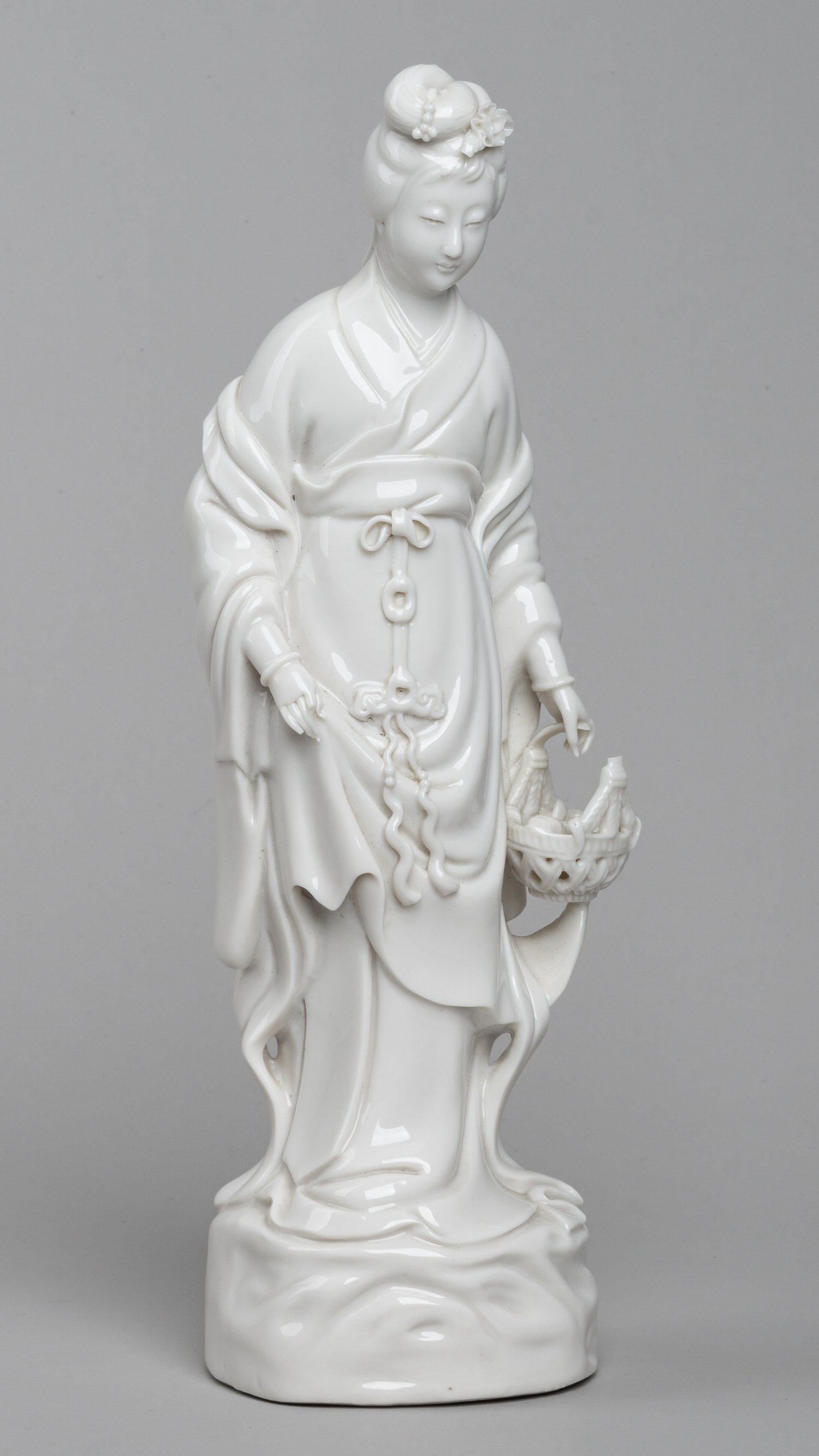 Статуэтка Богини милосердия - Гуаньинь. Китай, середина XX века.