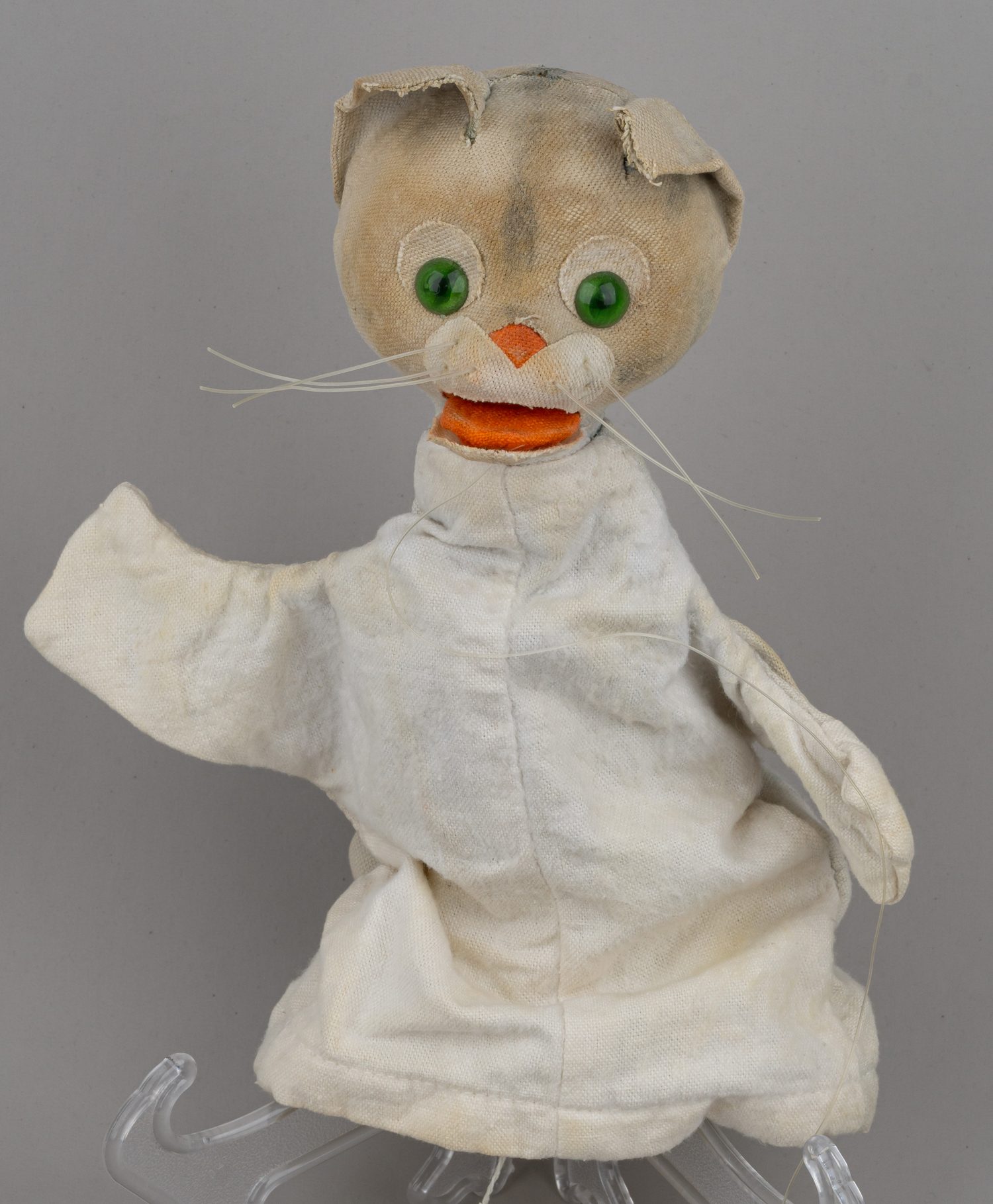 Кукла «Полосатый кот с зелеными глазами» для театра.<br>СССР, середина ХХ века.