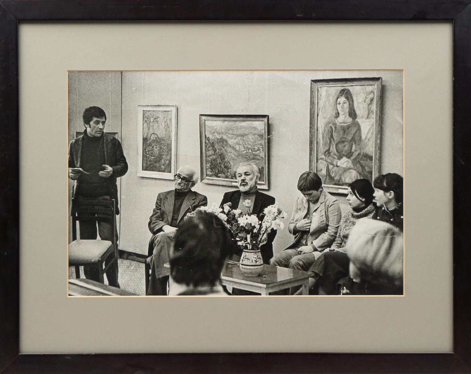 Мелихов Л.Б. Крупноформатная фотография «В мастерской художника Альберта Папикяна». 1970-е годы.