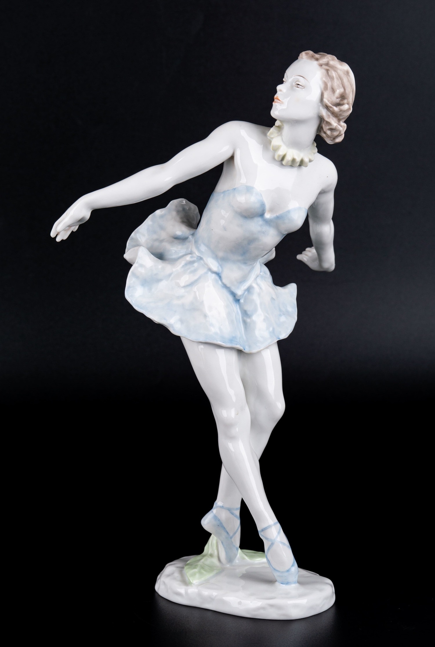 Скульптура «Балерина в голубом».<br><br>Германия, фабрика Rosenthal, 1950-е годы.
