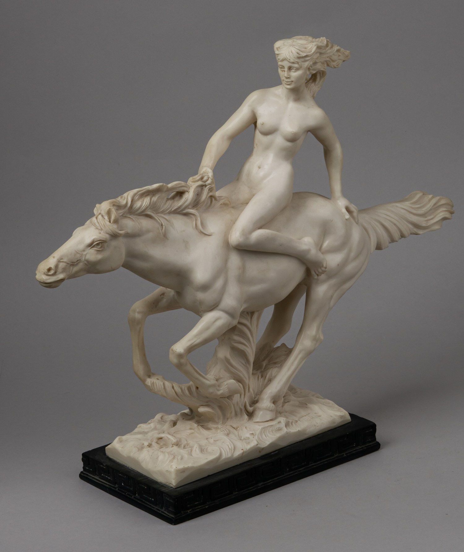 Скульптура «Всадница на коне». <br>Западная Европа, первая треть ХХ века.