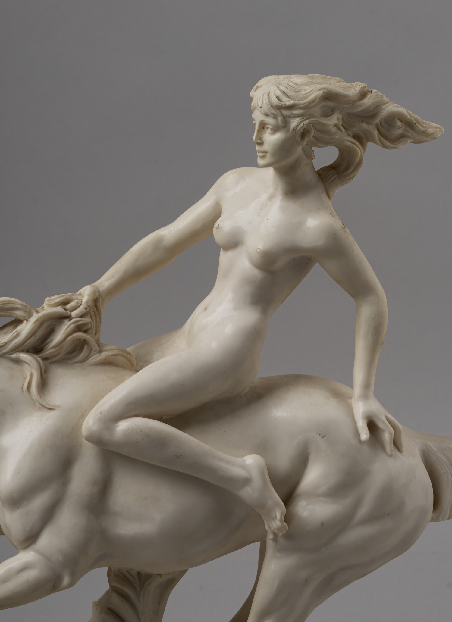 Скульптура «Всадница на коне». <br>Западная Европа, первая треть ХХ века.