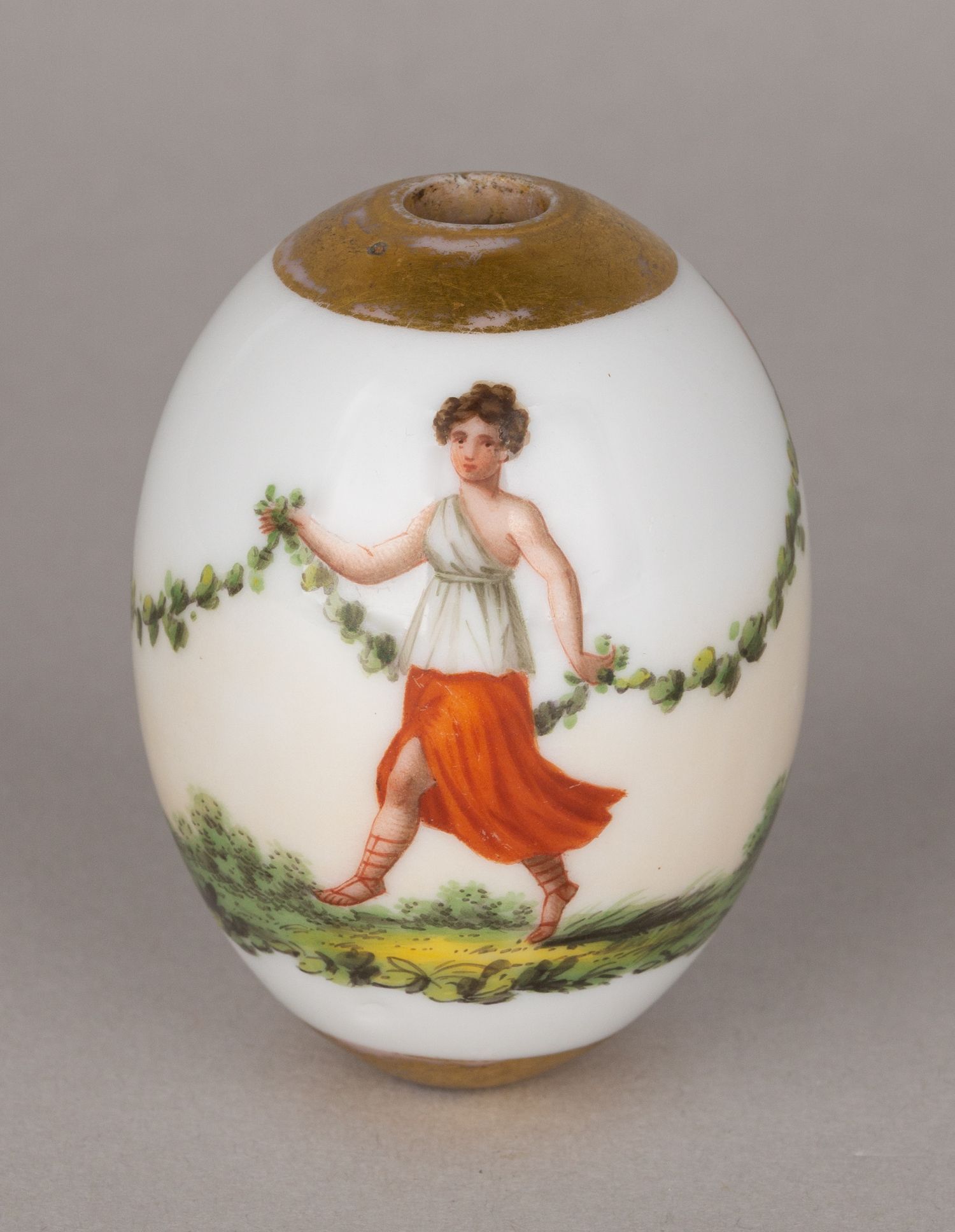 (Пасхальные дары) Яйцо пасхальное с античным декором. Россия, первая четверть XIX века.