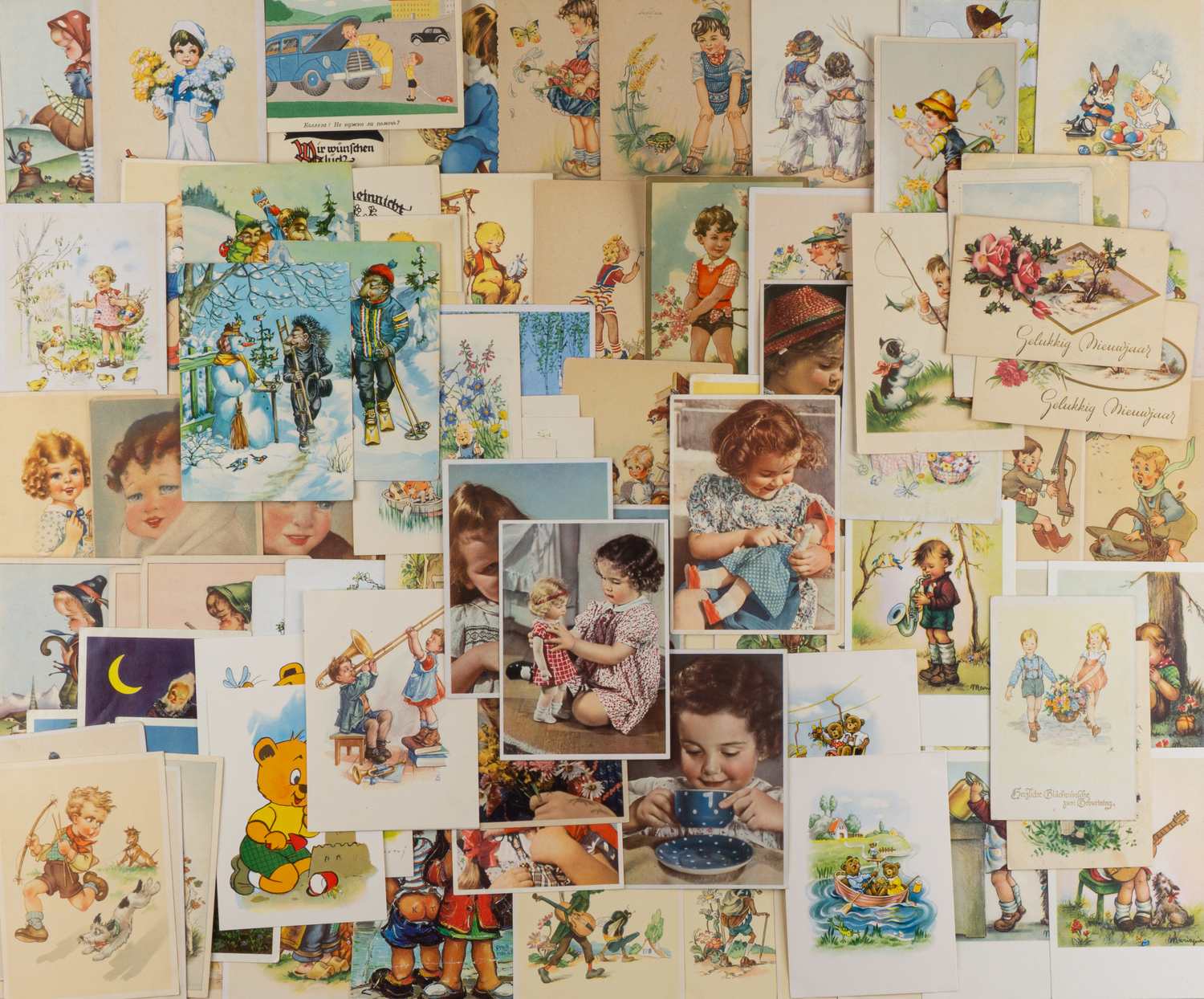 Более 90 открыток «Дети»,  «Юмор». Европа, середина - вторая половина XX века.
