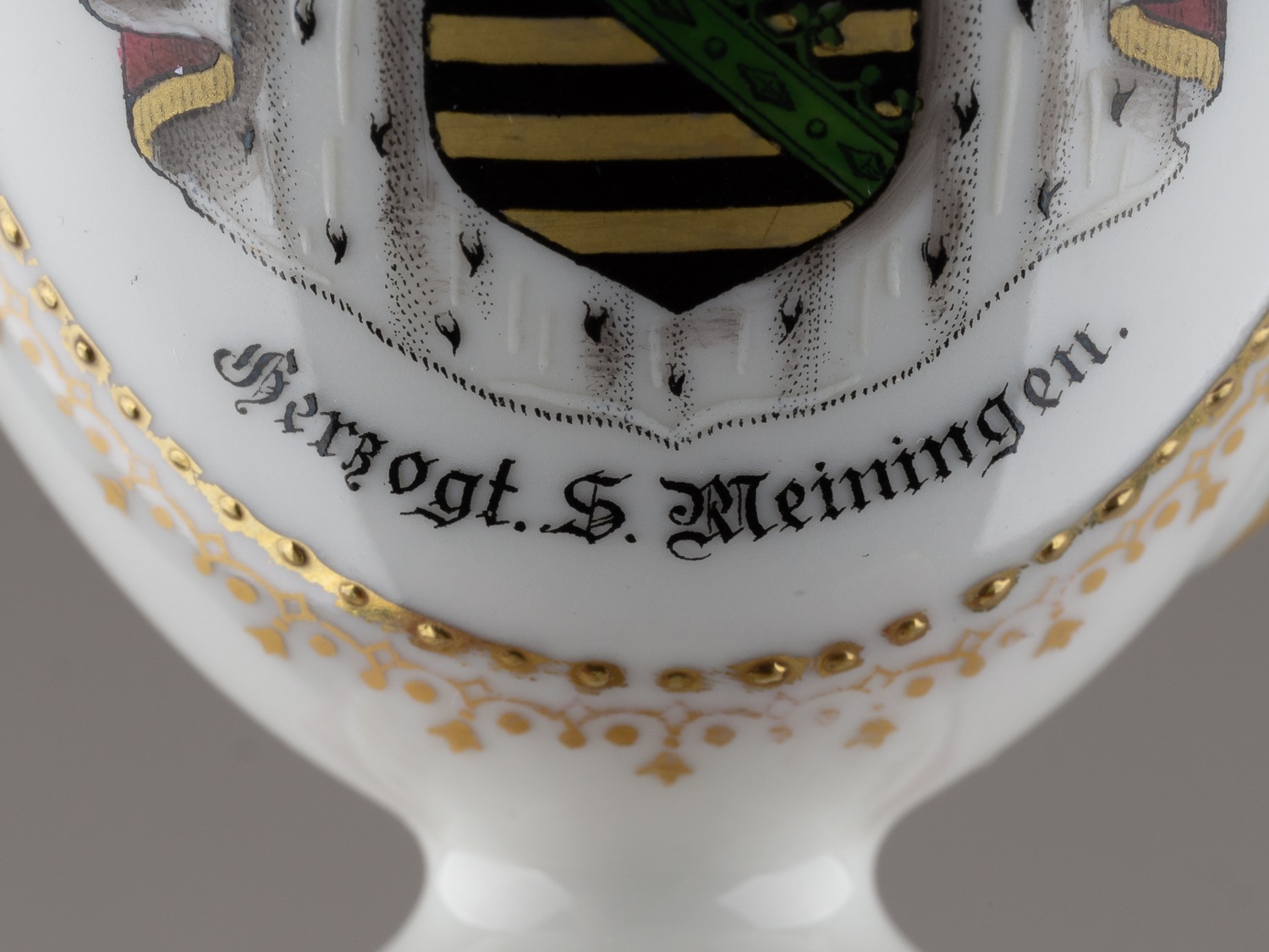 Чашка с изображением герба Саксонии. Германия, Саксония, конец XIX - начало XX века.