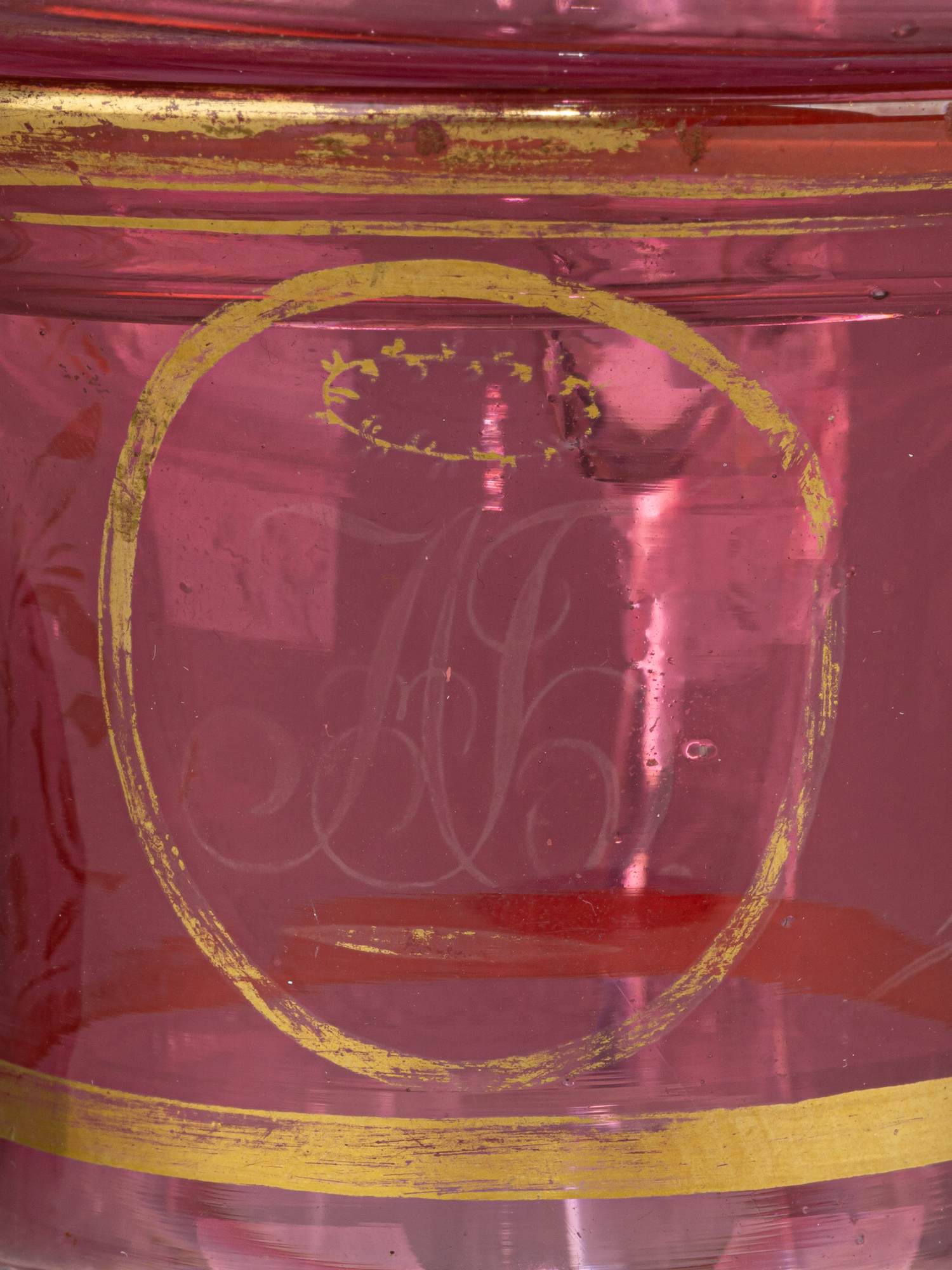 (Императорский стеклянный завод) Кружка с крышкой рубинового стекла с вензелем  «АБ» .<br>Россия, Императорский стеклянный завод, 1820-е- 1830-е- годы.