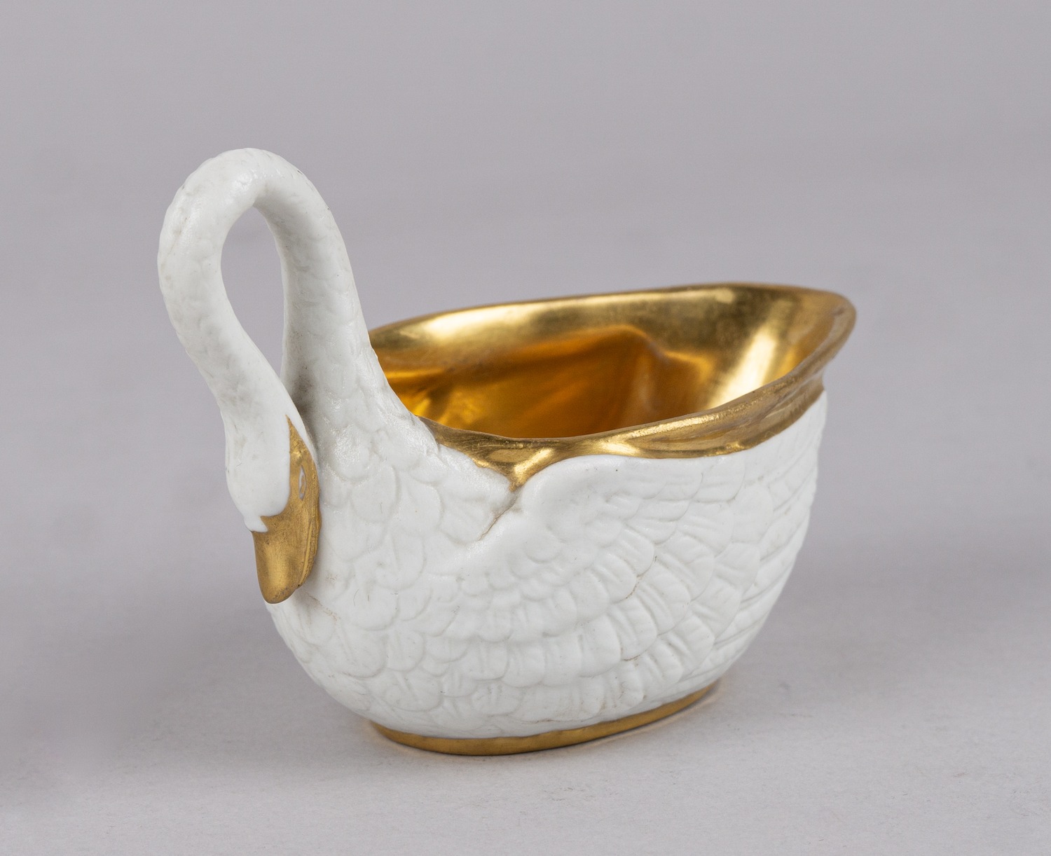 (Севр/Ампир) Чашка в стиле ампир в виде лебедя с блюдцем.<br>Франция, Севрская фарфоровая мануфактура, 1810-1814 годы.