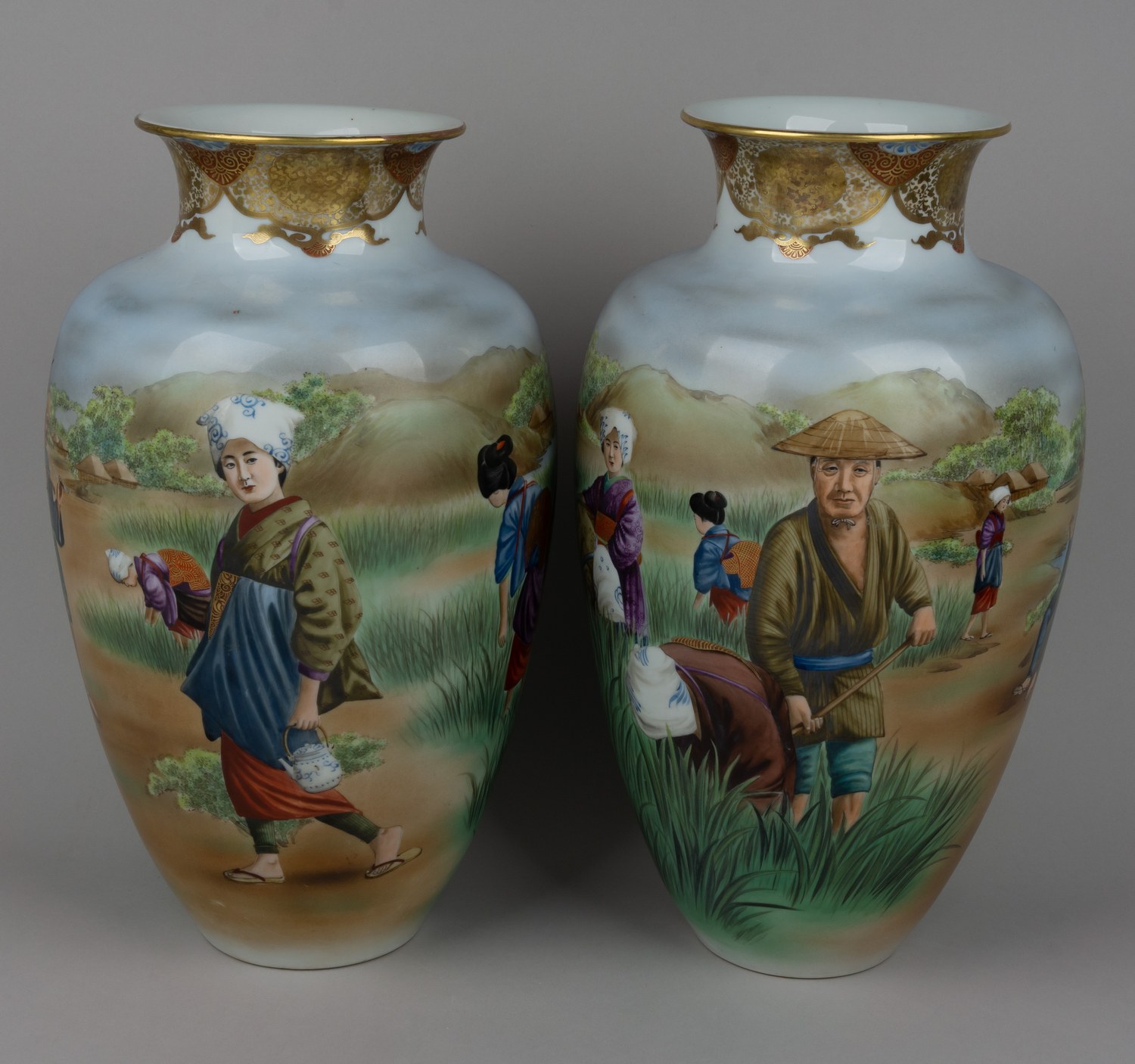 (Эпоха Мейдзи). Парные японские вазы со сценами сбора урожая.<br>Япония, фирма «Nikko», 1908-1910 годы.