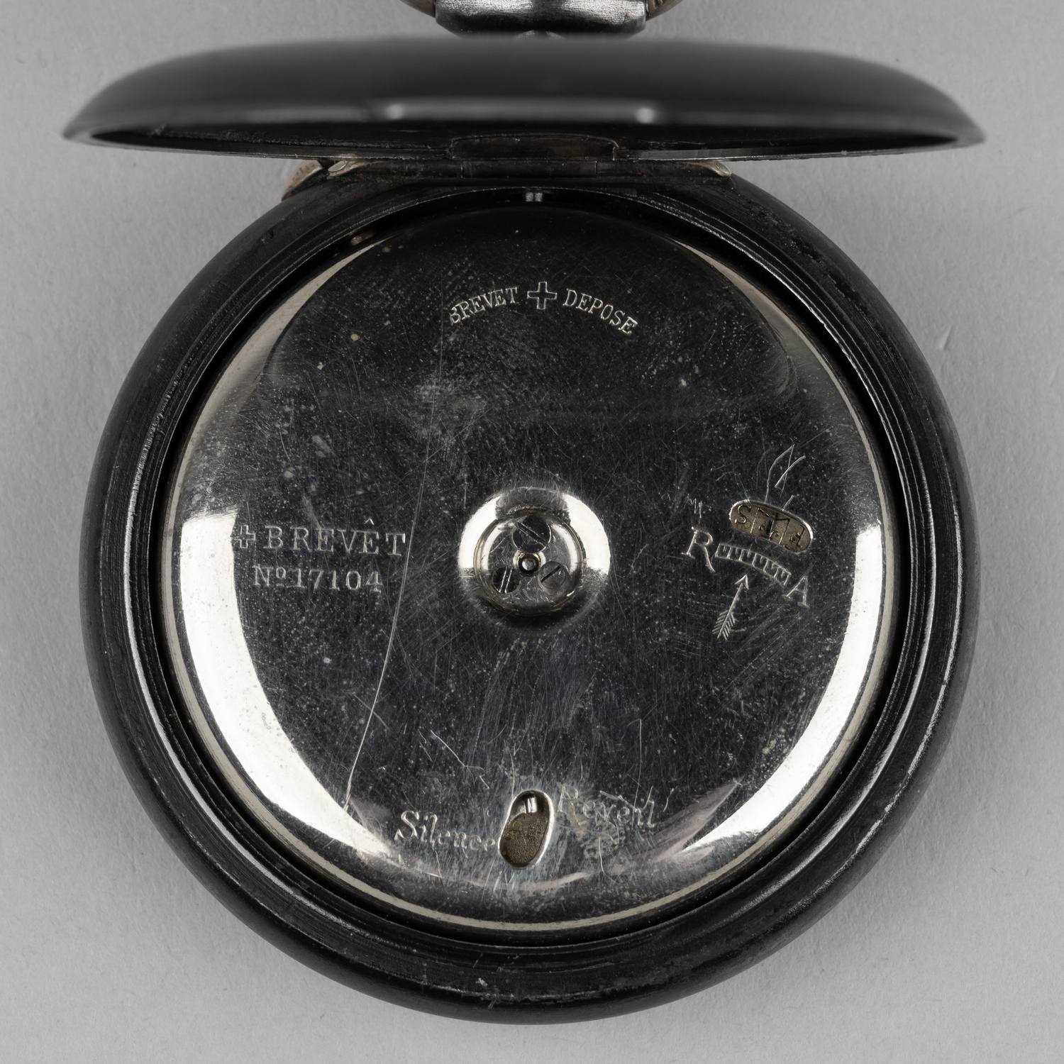 Карманный многофункциональный хронометр открытого типа. Из собрания Н.М. Шверника. <br>Швейцария, часовая компания «Eterna», 1919.