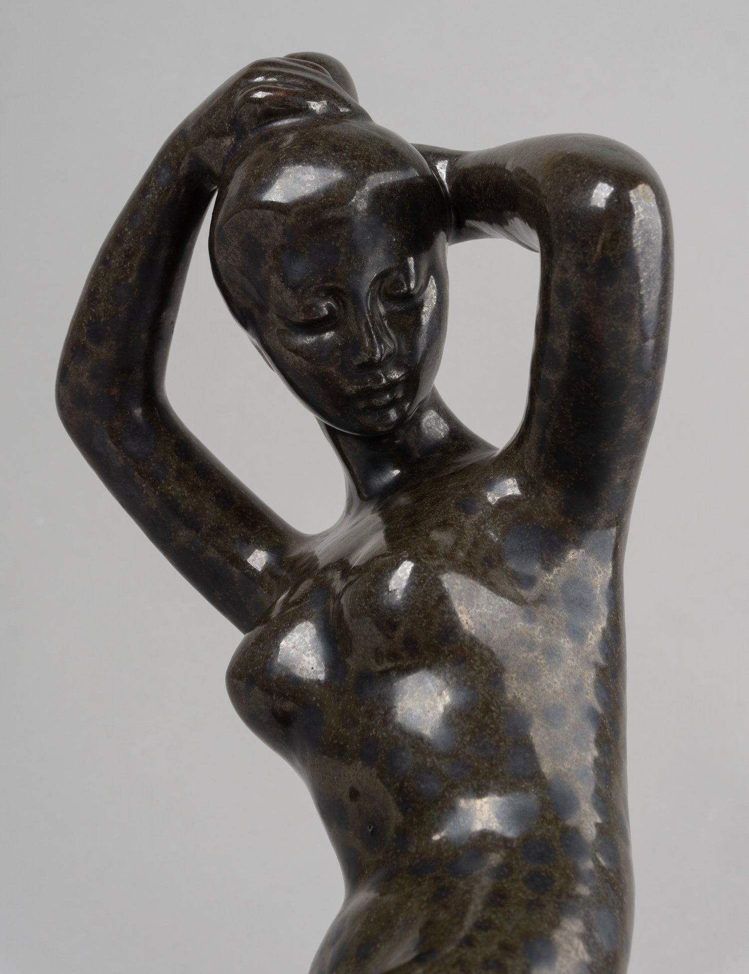 («Черное Ню») Скульптура «Обнаженная».<br>СССР,  Львовская экспериментальная керамико-скульптурная фабрика, возможное авторство  Лейла Беляева,  1960-е годы.