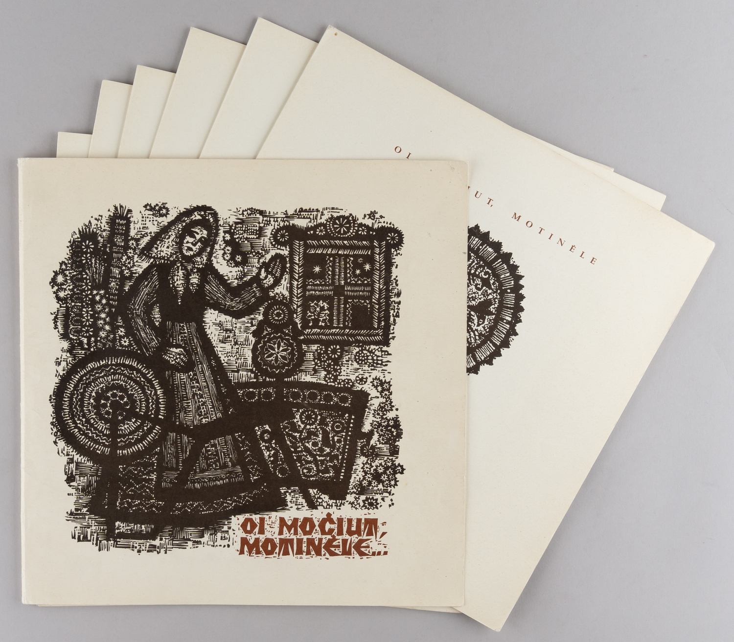 Лабутите Ева. «О матушка моя...». 1968. Альбом с 8 гравюрами. Вильнюс. 1975. (Издательство «Вага», Вильнюс).