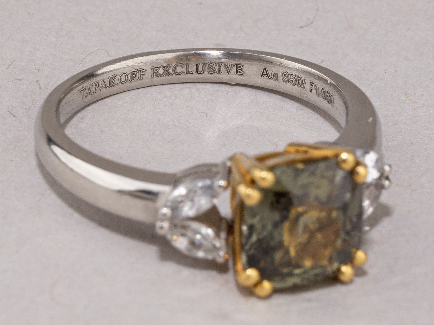 (High Jewellery) Кольцо с сапфиром.<br>Россия, Москва, Ювелирная студия Tapakoff Jewelry. 2024.