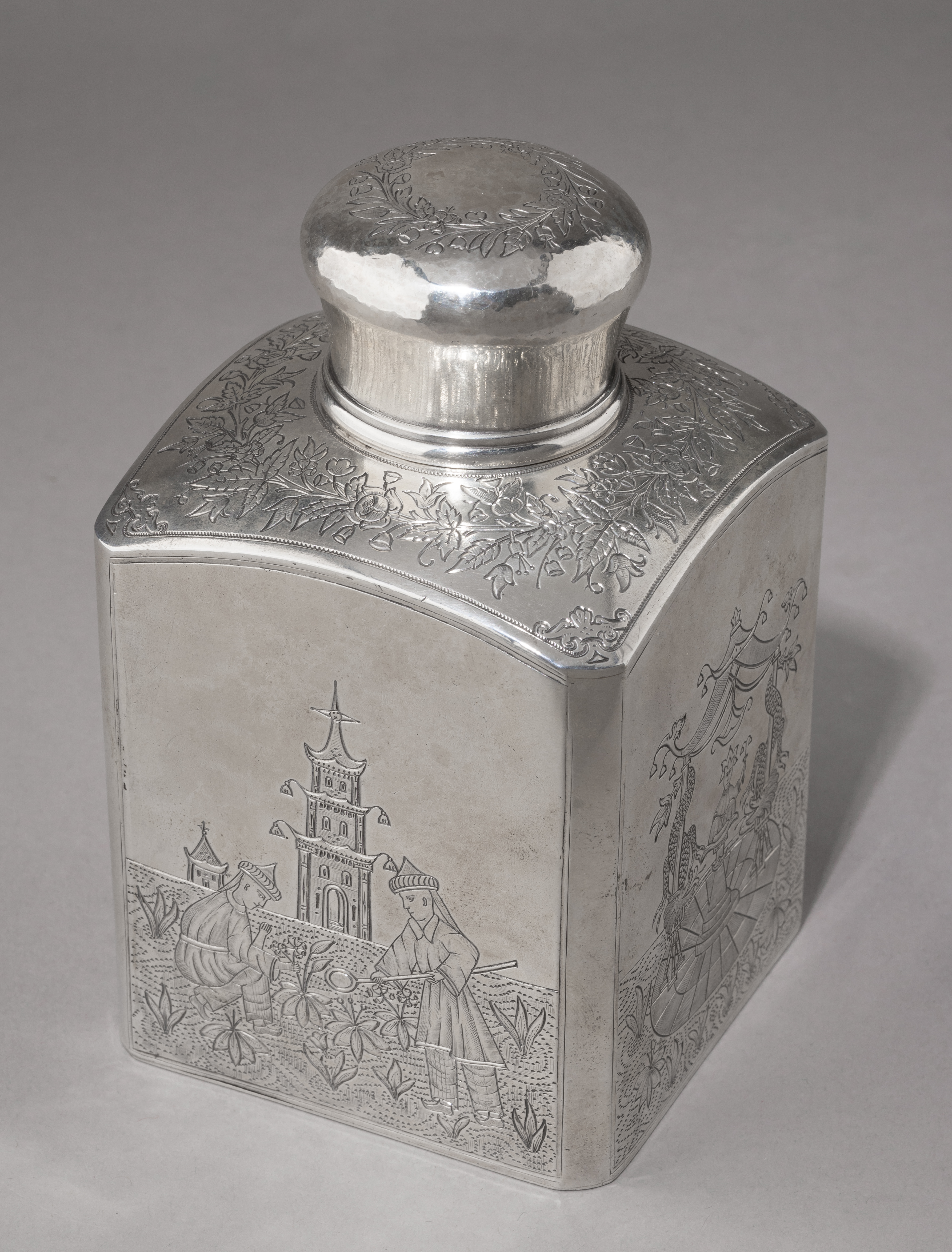 Чайница в стиле шинуазри. Россия, Москва, мастерская Семена Казакова, 1898 год.