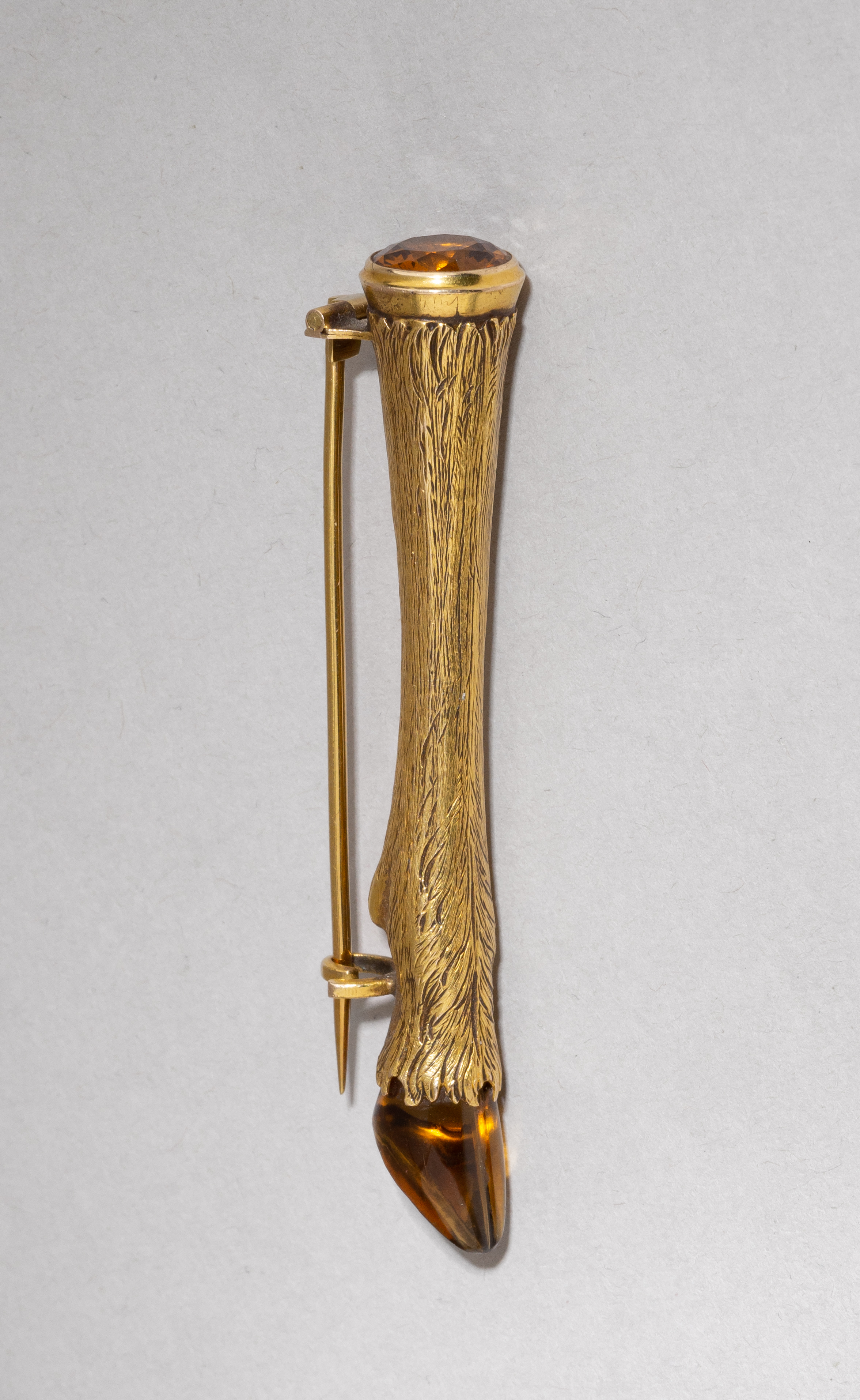 Брошь «Копытце».
Россия, Санкт-Петербург, мастер Арнд Самуэль. 1850-1870 гг.