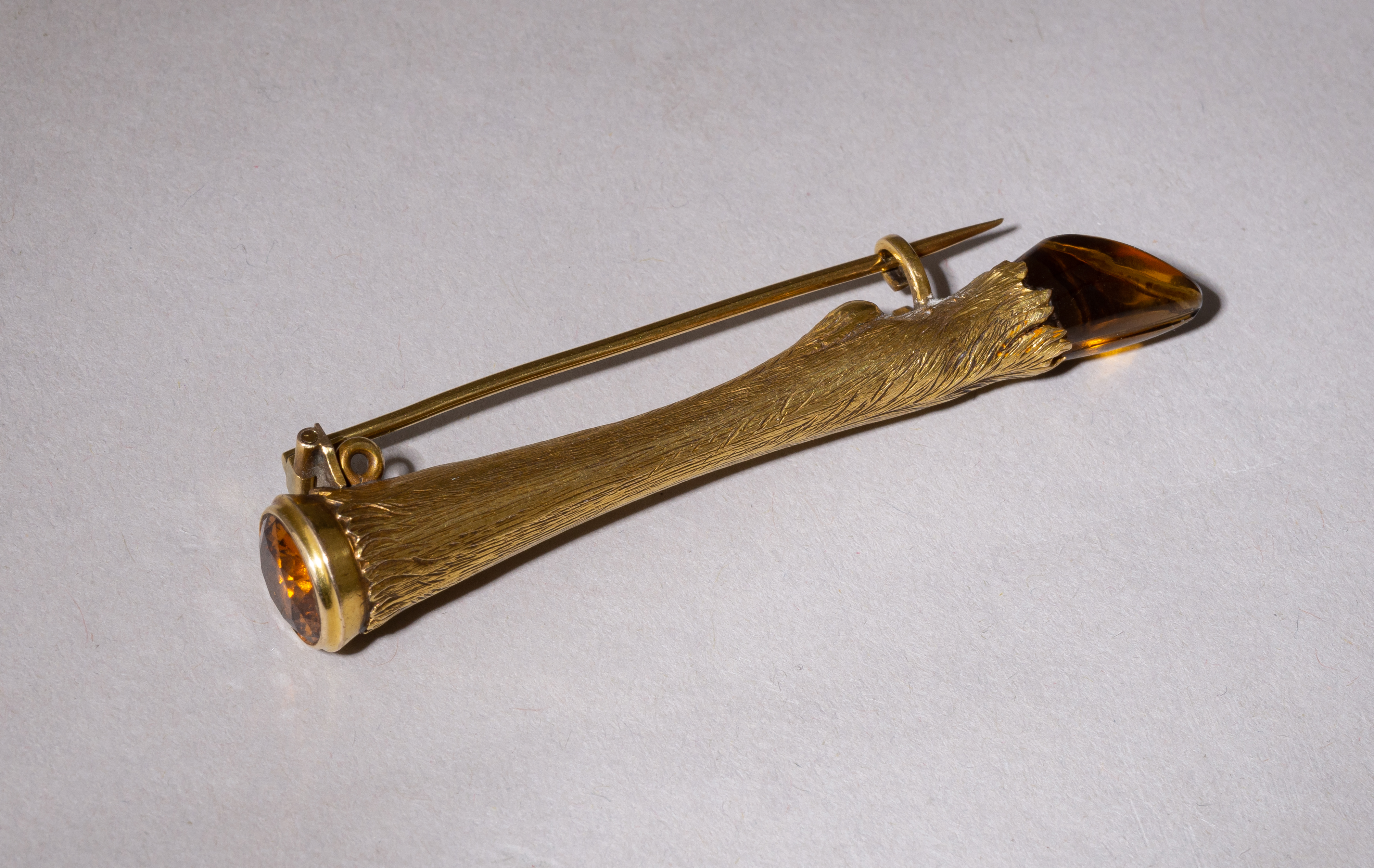 Брошь «Копытце».
Россия, Санкт-Петербург, мастер Арнд Самуэль. 1850-1870 гг.