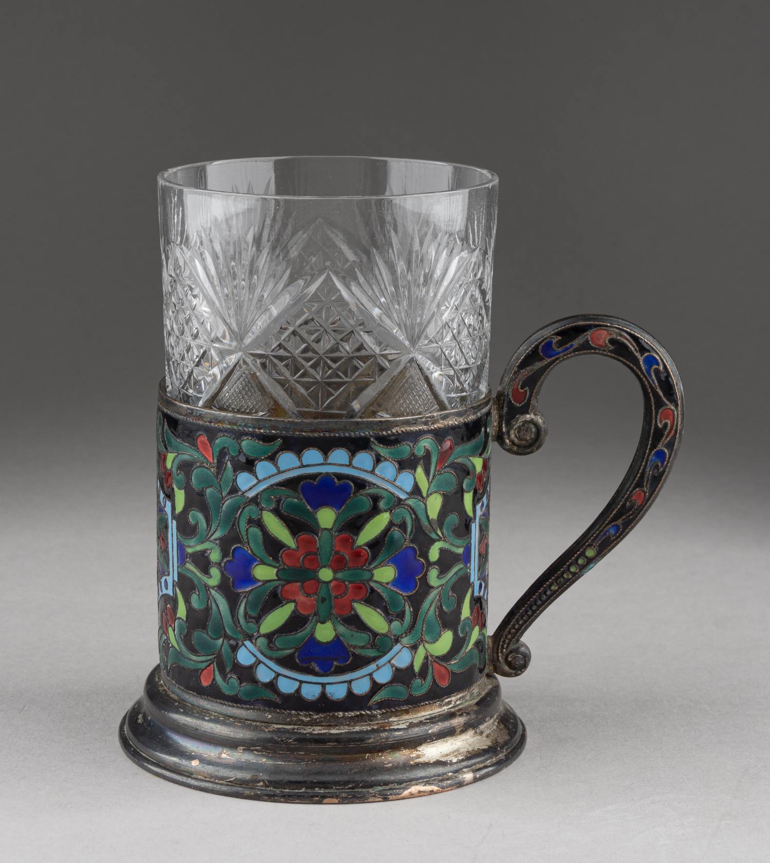 Подстаканник с эмалью по скани.<br>СССР, Ленинградская ювелирная фабрика, 1955.