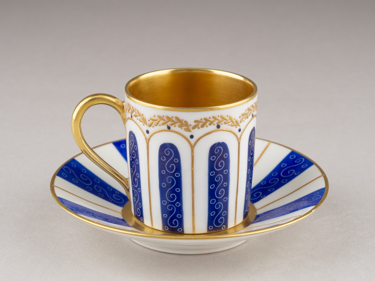 (Лимож) Кофейная пара. <br>Франция, Лиможский фарфоровый завод, – начало XX в.