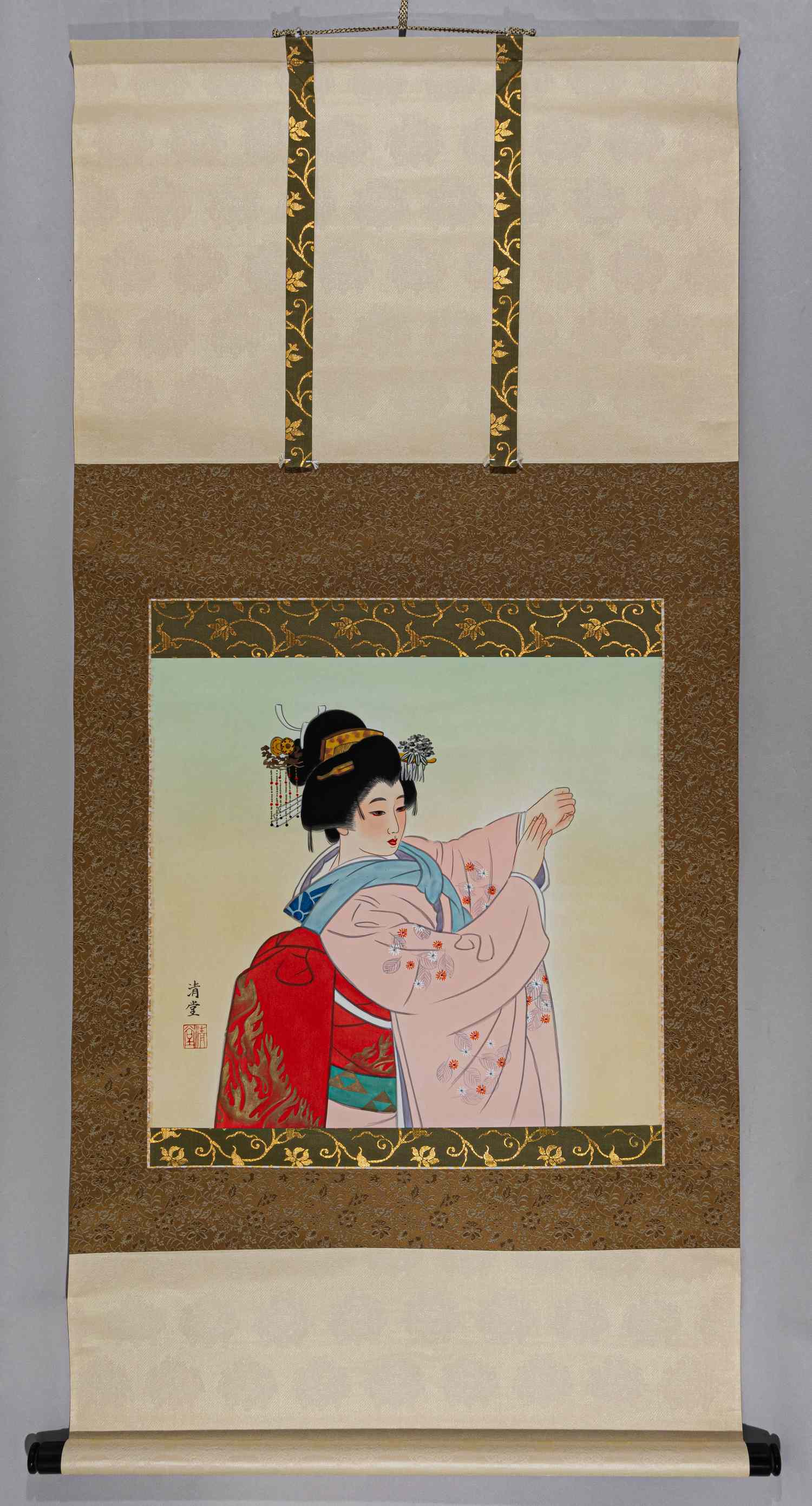 (С японским сертификатом) Свиток «Танцующая красавица». В оригинальном футляре.<br>Япония, художник – Накадзима Сэйдо, вторая половина XX века.