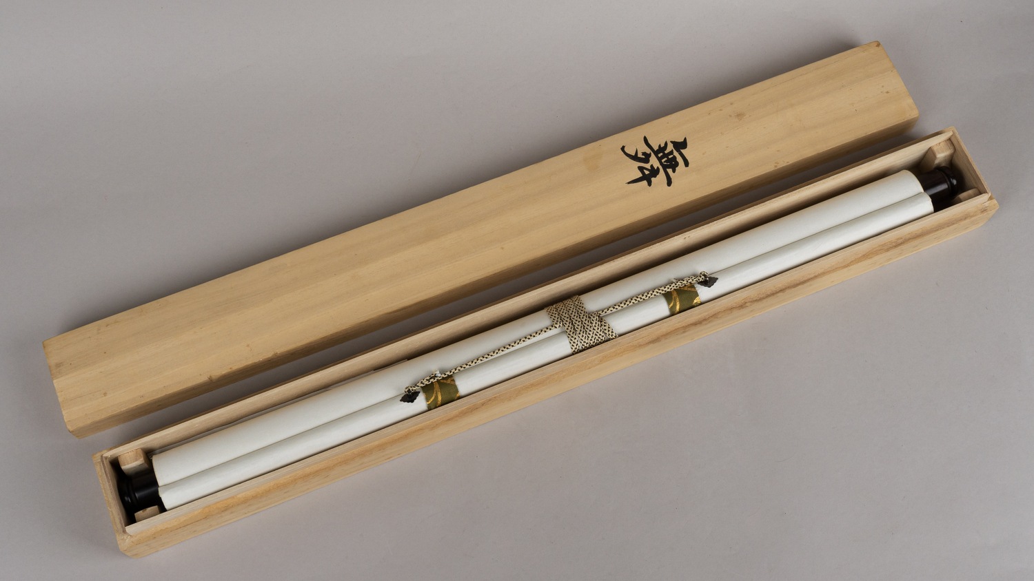 (С японским сертификатом) Свиток «Танцующая красавица». В оригинальном футляре.<br>Япония, художник – Накадзима Сэйдо, вторая половина XX века.