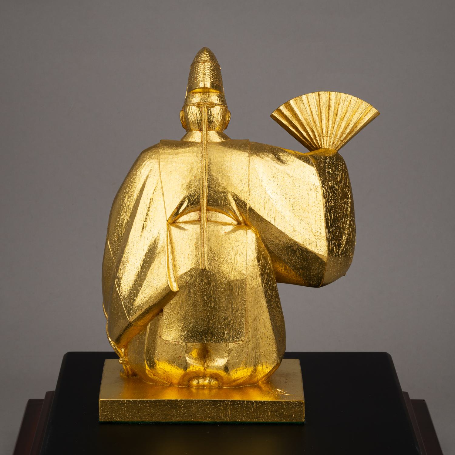 Актер театра Но.  В оригинальной подписной коробке.<br>Япония,  склульптор Синкай Токутаро, середина XX века.