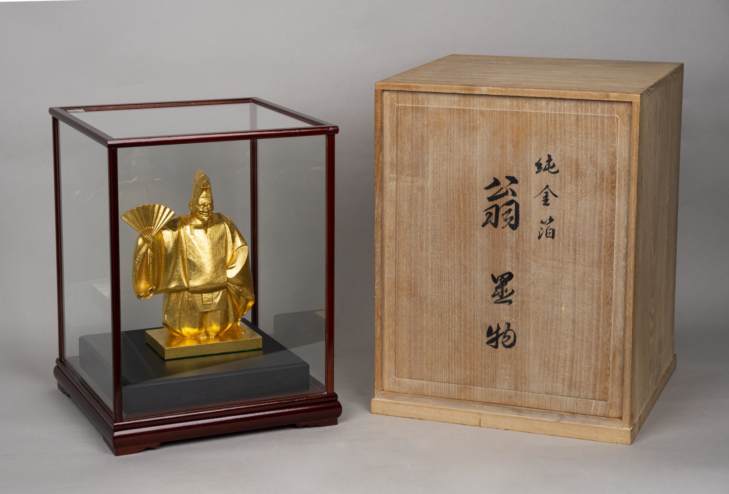 Актер театра Но.  В оригинальной подписной коробке.<br>Япония,  склульптор Синкай Токутаро, середина XX века.