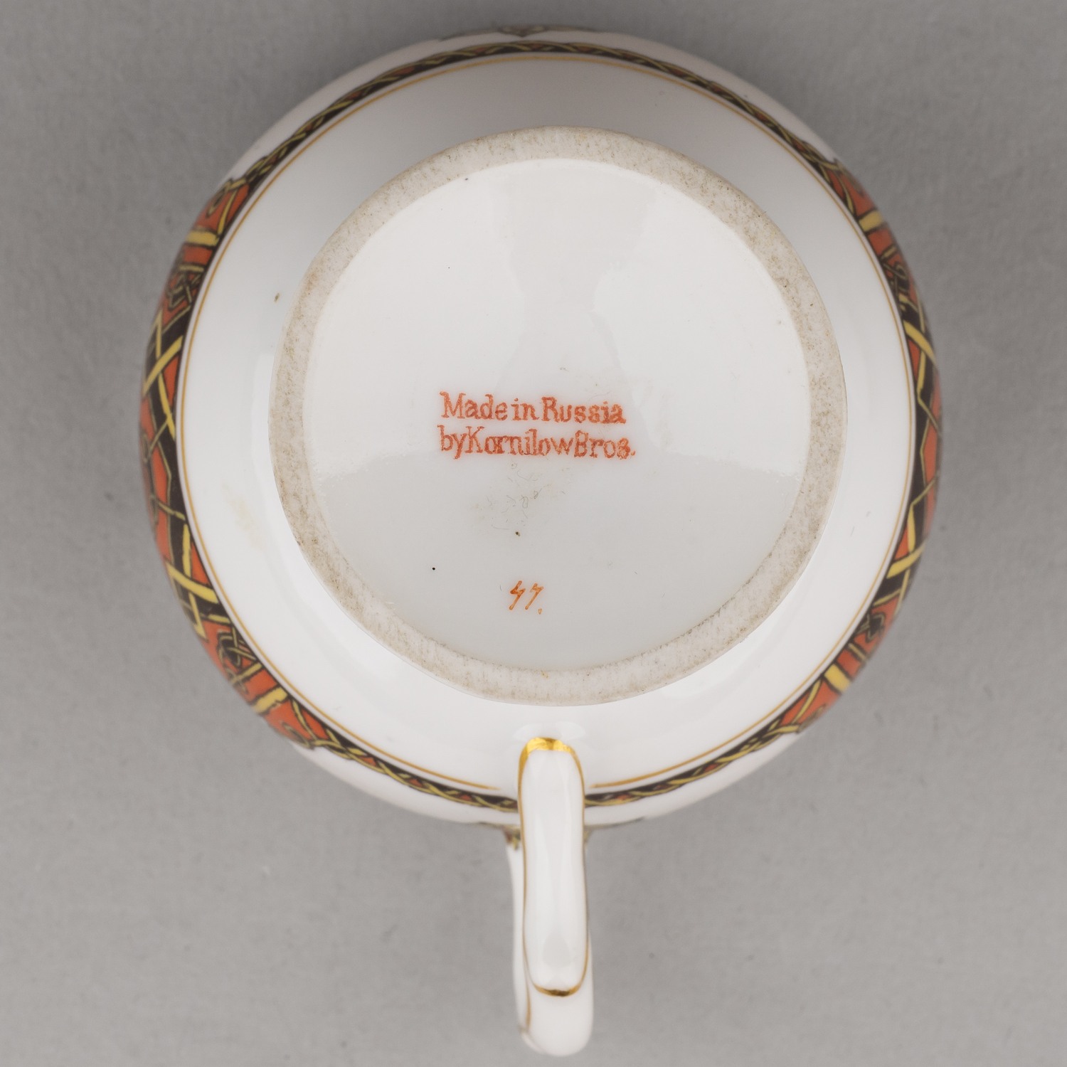 (Корниловы) Кофейная чашка в виде пасхального яйца. Россия, Санкт-Петербург, Завод братьев Корниловых, 1891–1917 годы.