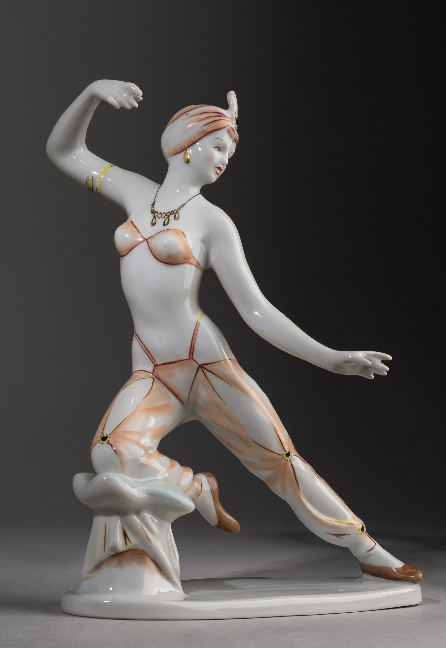 Скульптура «Танцовщица». Венгрия, фабрика Холлохаза (Hollohaza), вторая половина XX века.