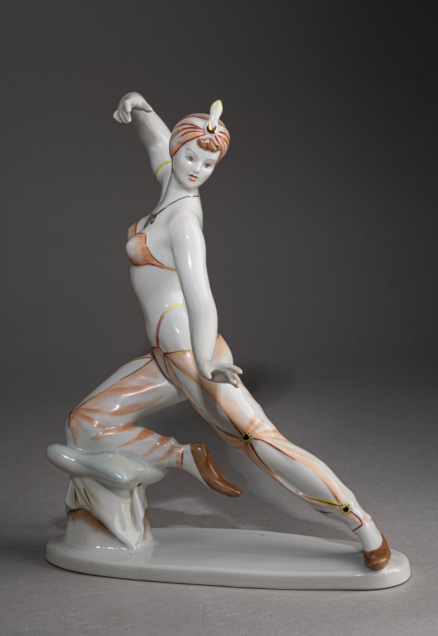 Скульптура «Танцовщица». Венгрия, фабрика Холлохаза (Hollohaza), вторая половина XX века.