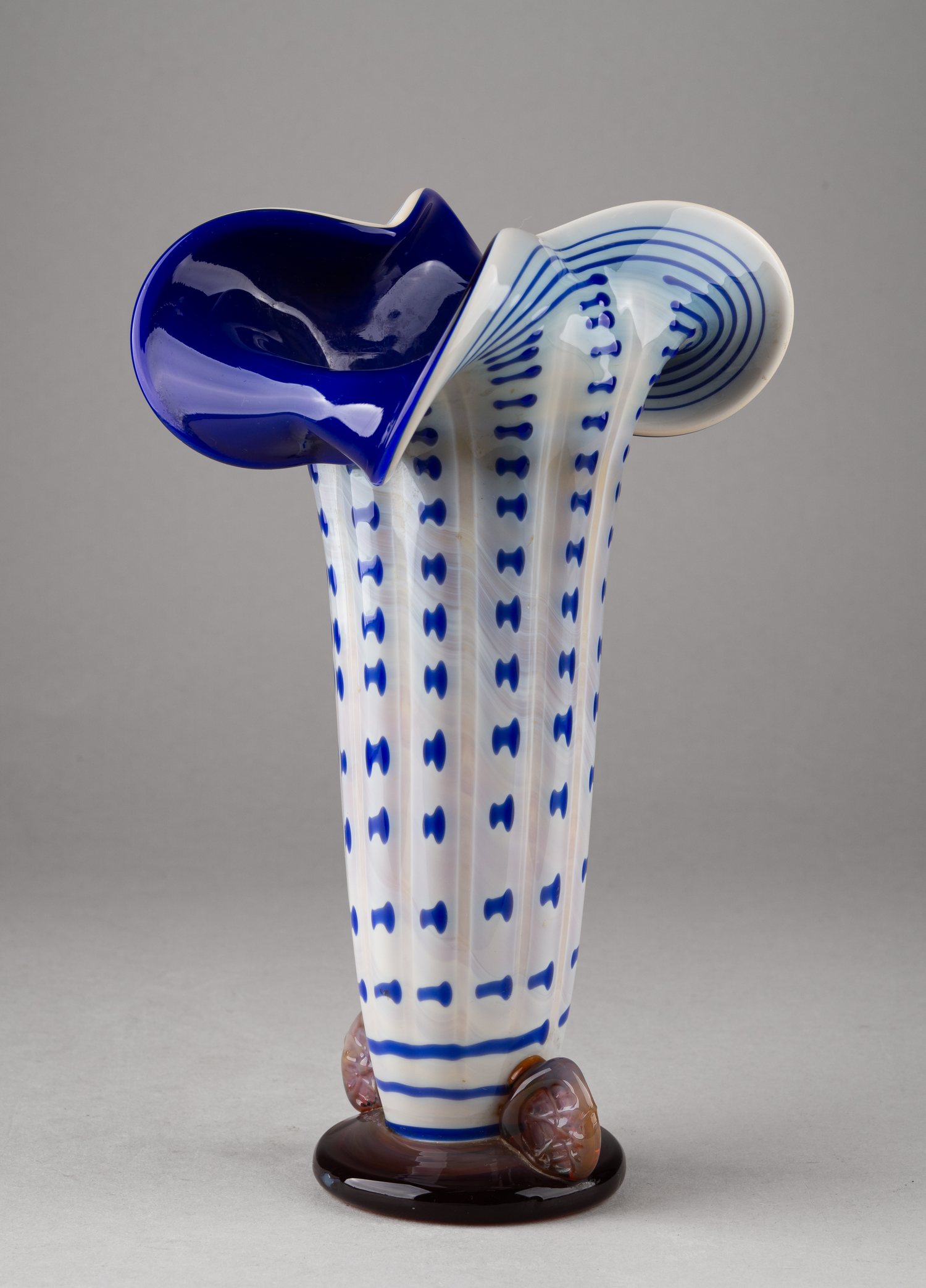 Ваза цветного стекла. СССР, завод «Красный Май», 1960-е годы.