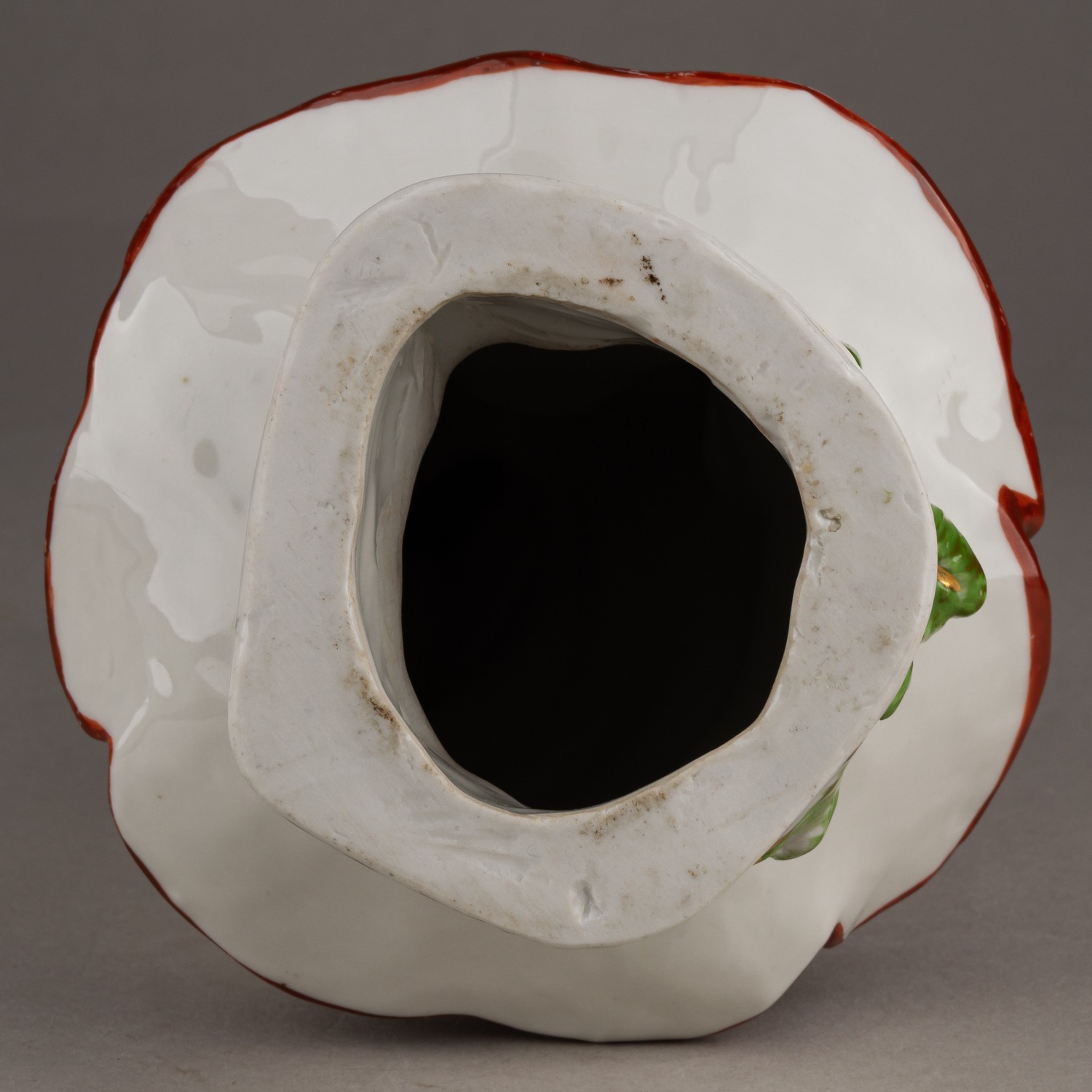 Парные скульптуры «Юноша и девушка» в национальных костюмах. СССР, Рига, автор модели Алдона Эльфрида Поле-Аболиня, 1950-е – 1960-е.