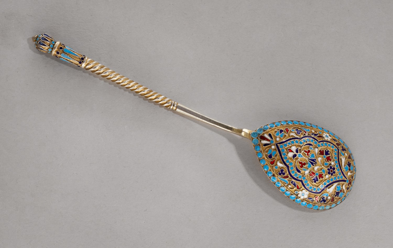 (Клингерт) Ложка с эмалью по скани.<br>Россия, Москва, фабрика Клингерта Г.Г., 1880-е годы.